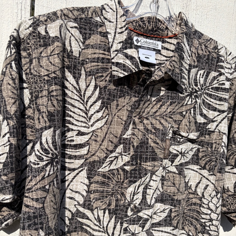 Columbia short sleeve button front Hawaiian shirt Large